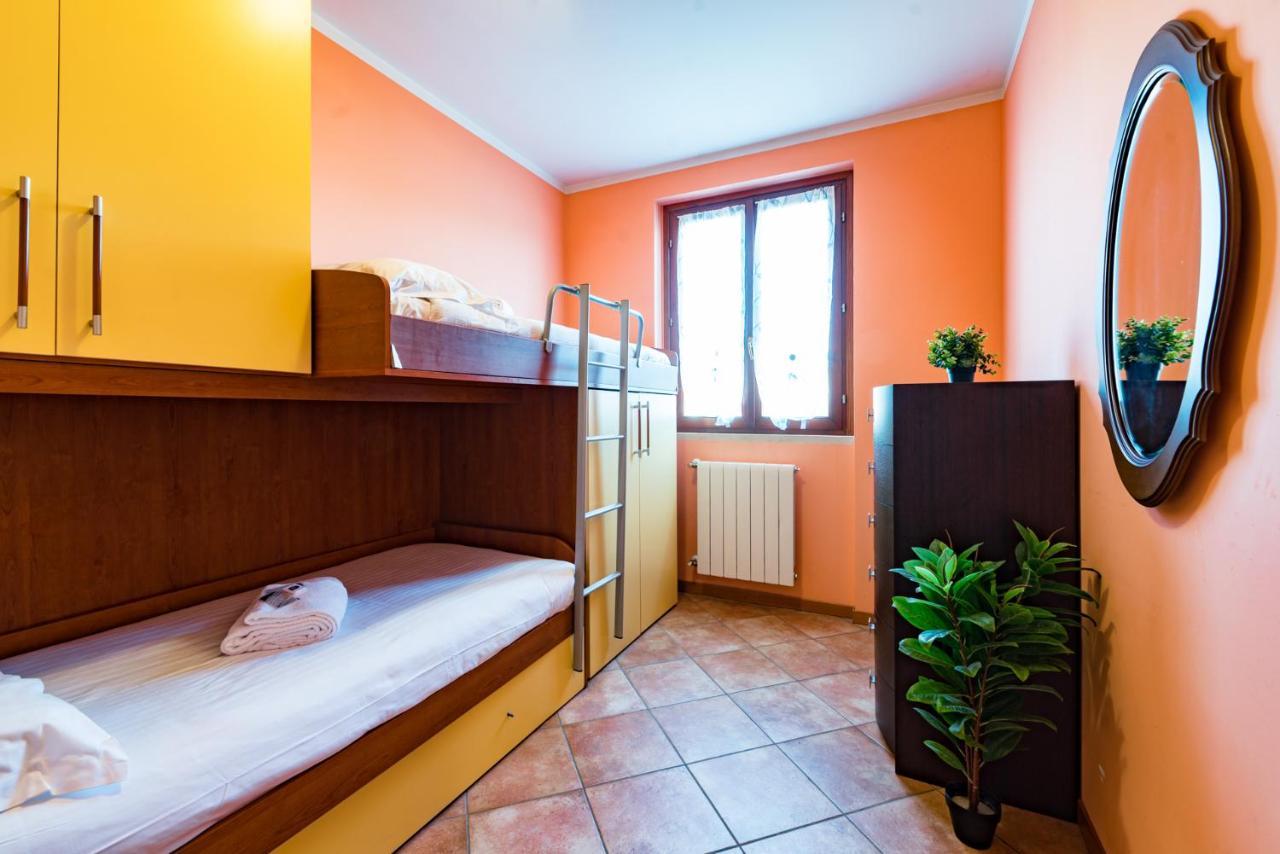 Gardappartamenti Artisti Pool Desenzano del Garda